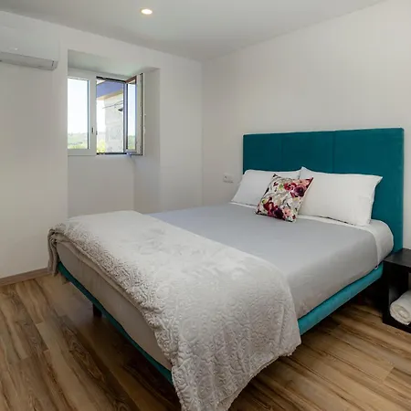 דירה Cruzeiros Guest House, Piscina, Jacuzi, Grupos